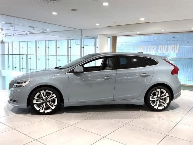 2020 Volvo V40 T3