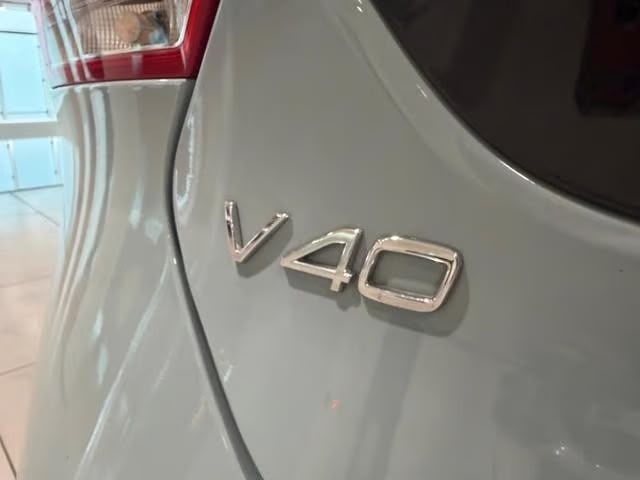 2020 Volvo V40 T3